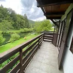 Retreat House River Krka - Hisa Oddiha Reka Krka בית נופש *