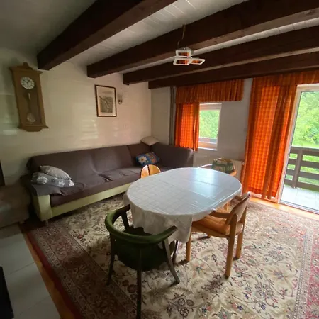 Retreat House River Krka - Hisa Oddiha Reka Krka Ferienhaus *