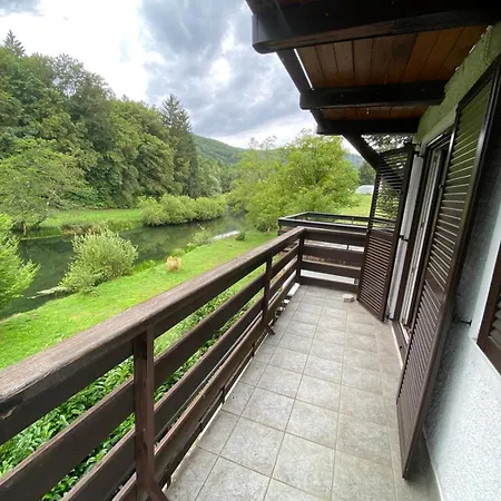 Retreat House River Krka - Hisa Oddiha Reka Krka Ferienhaus *